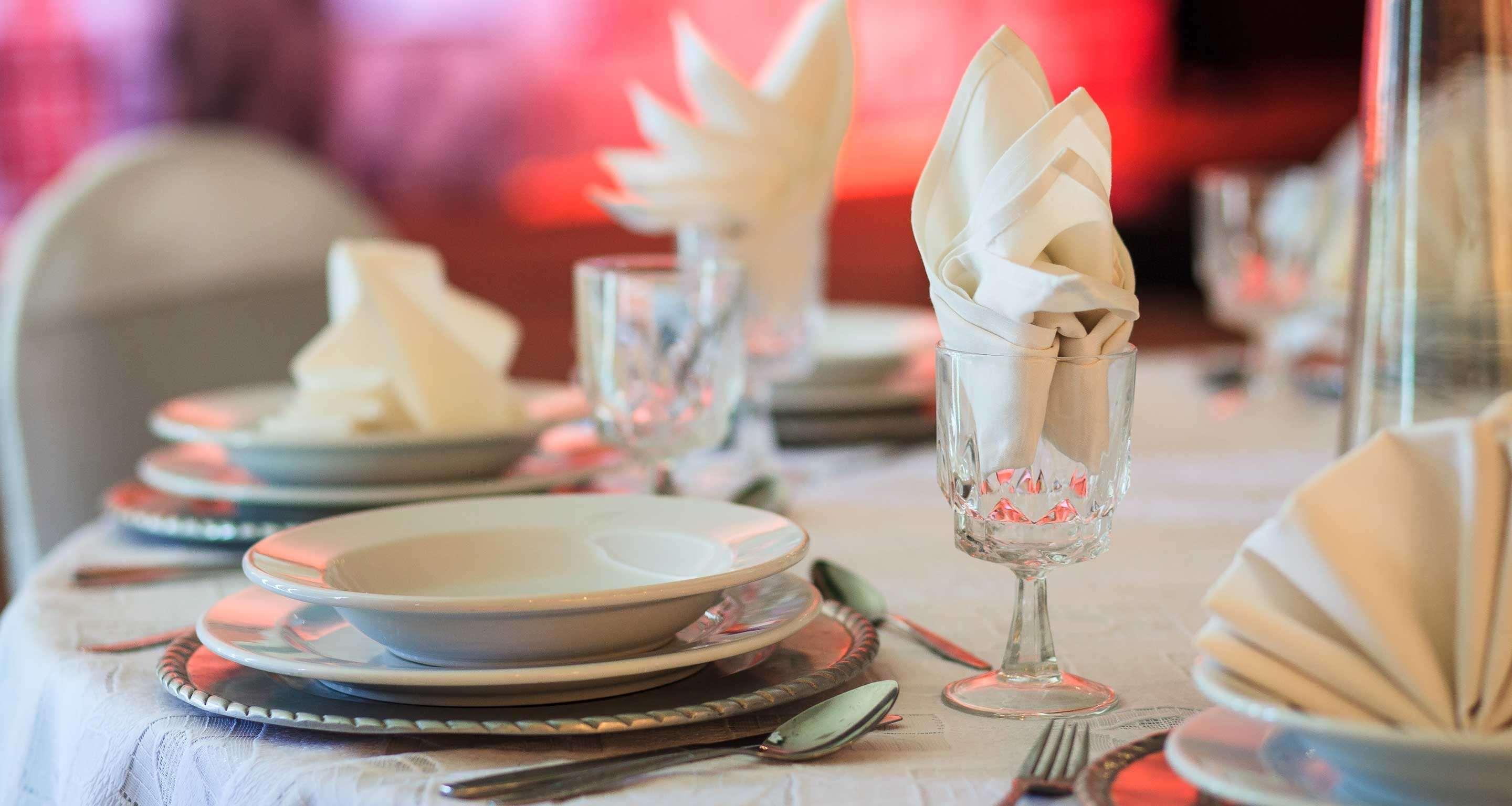 Grand Cantalagua Hotel Morelia, BW Signature Collection Exterior foto A table set for fine dining